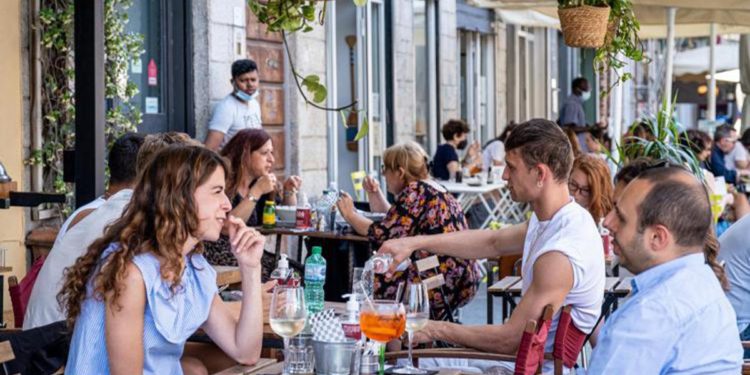 Covid oggi Lazio, 6.992 casi e 5 decessi. A Roma 4.084 contagi