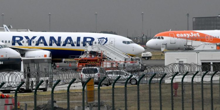 Sciopero aerei Ryanair, Easyjet e Volotea: voli a rischio oggi
