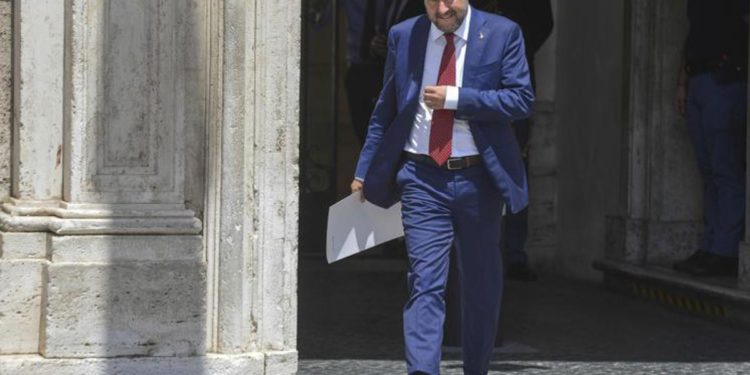 Salvini: “Partito attacco contro l’Italia, lunedì riunione urgente Lega”