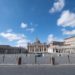 Roma, non si ferma all’alt e sfonda transenne Vaticano: fermato