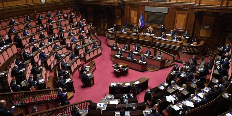 Armi a Ucraina, “stop invio”: la bozza della risoluzione M5S