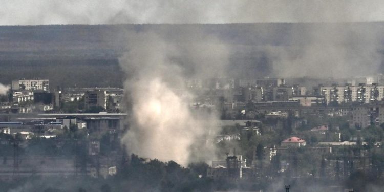 Severodonetsk, sindaco: “Da Russia stessa strategia Mariupol, distruzione totale”