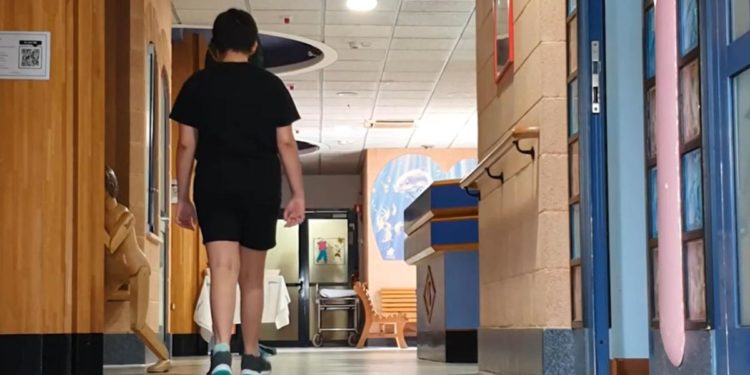 Sofia, la bambina di Kiev torna a camminare