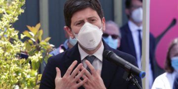 Minacce di morte a Speranza, “ti spelliamo vivo”: 4 a processo a Roma