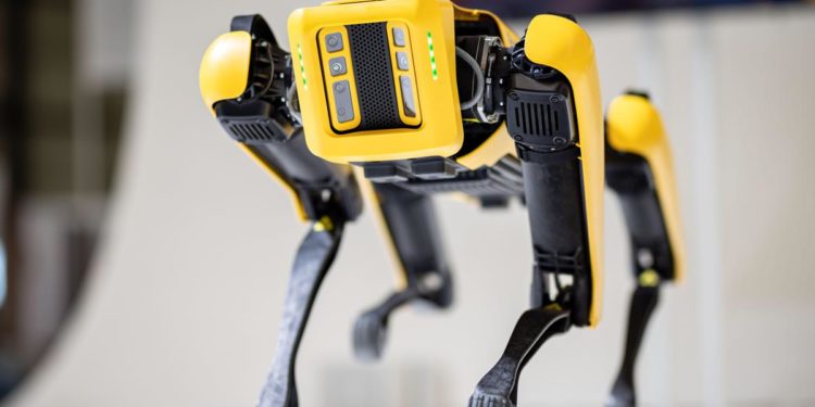 In Ucraina arriva Spot, cane robot Usa che neutralizza mine inesplose