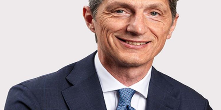 Gas, la partita di Snam e il modello Hera: la sfida della sostenibilità