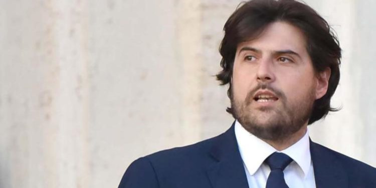 Scissione 5 Stelle, Buffagni: “M5S resta al governo? Da valutare”