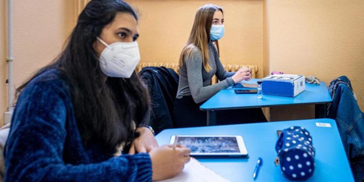 Maturità 2022, Costa: “Spero esami senza mascherina”