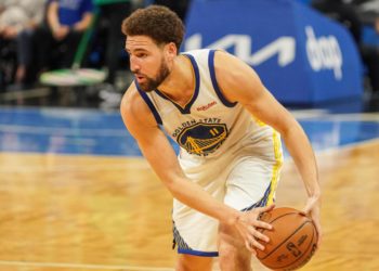 Finali Nba, il sosia di Thompson scende in campo – Video
