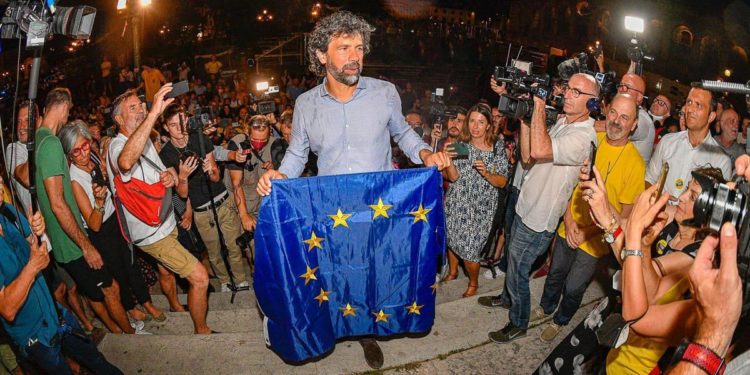 Comunali 2022, centrosinistra a valanga: vittoria a Verona, Parma e Piacenza