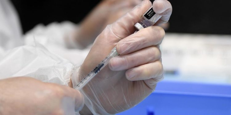 Omicron 5, Pregliasco: “Quarta dose a settembre con vaccino bivalente”