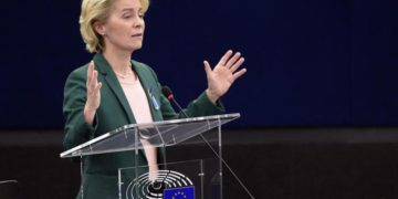 Ucraina, von der Leyen: “Nostro compito è far fallire Putin”