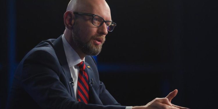 Ucraina, ex premier Yatseniuk: “Visita leader Ue dimostra sostegno unito a nostro Paese”
