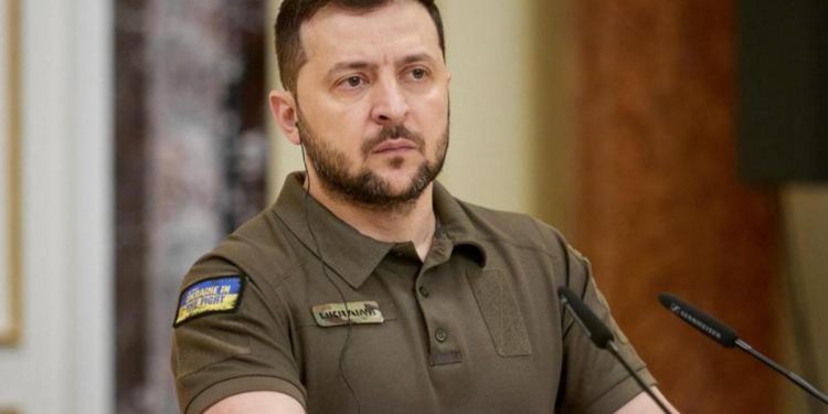 Zelensky: “Faremo di tutto per riportare a casa prigionieri”