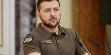 Ucraina, Zelensky: “Nessun missile russo ci spezza”