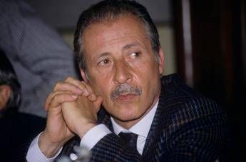 Borsellino, 33 anni fa la strage di via D’Amelio. Mattarella: “La democrazia è stata più forte”