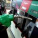 Prezzo benzina in calo oggi, ma incertezza sui mercati per guerra Israele