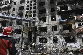 Ucraina, attacco russo nella notte a Nikopol