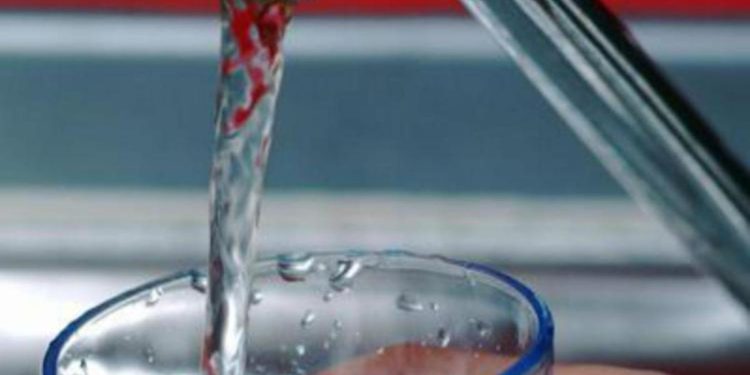 Siccità, ogni italiano consuma 245 litri di acqua al giorno