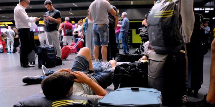 Incendio Firenze, oggi fiamme vicino aeroporto: stop a voli