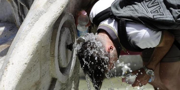 Caldo record, oggi 5 città da bollino rosso e da mercoledì peggiora