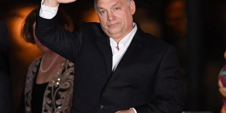 “Discorso nazista degno di Goebbels”, consigliere di Orban si dimette