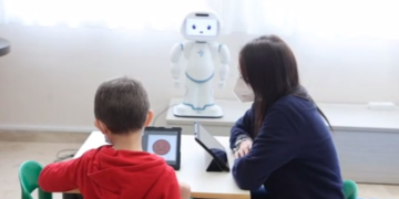 Robotica per terapia comportamentale bimbi autistici