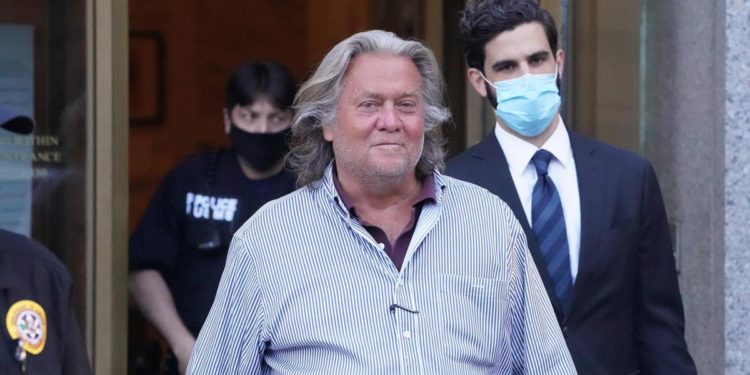 Assalto Congresso Usa, Bannon: “Pronto a testimoniare, in audizione a porte aperte”