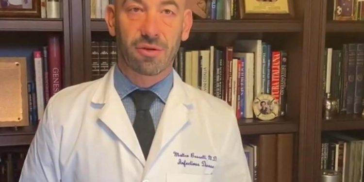 Vaiolo delle scimmie, Bassetti: “1.700 casi in un giorno, vaccinare gruppi a rischio”