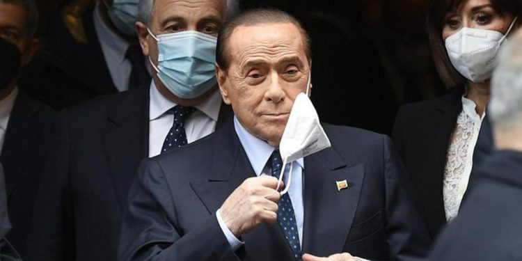 Berlusconi: “Io sarò in campo, ho già scritto programma avveniristico”