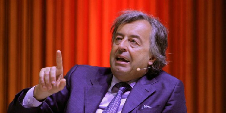 Burioni e il tweet, Codacons: “Esposto all’Ordine dei medici, va radiato”