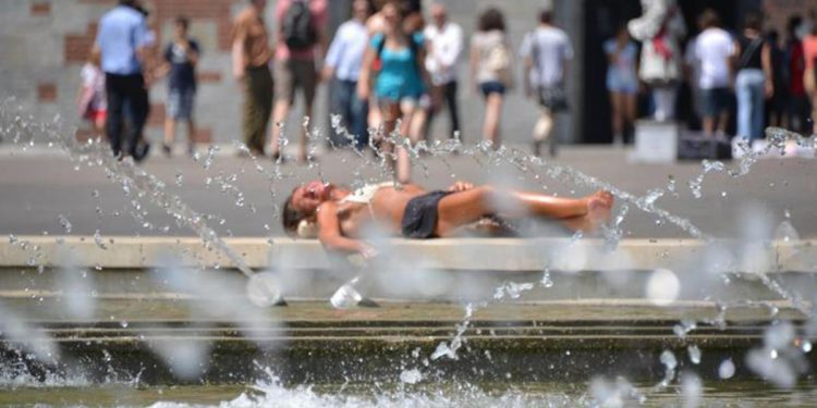 Caldo record, 16 città da bollino rosso e da domenica saranno 19