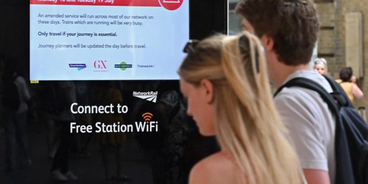 Caldo record in Inghilterra, superati per la prima volta i 40 gradi