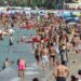 Covid, Pregliasco: “Rallenta crescita casi, agosto più sereno”