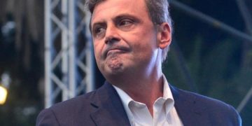 Governo, Calenda: “Draghi avanti senza M5S”