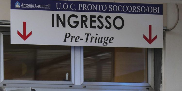 Napoli, ricoverato per infarto scrittore Maurizio De Giovanni