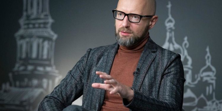 Governo, ex premier ucraino Yatseniuk: “Draghi esempio, attenti a Mosca, vuole il caos”