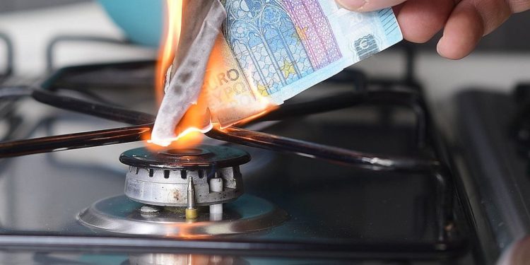 Rimane allarme bollette, +65% nel 2022