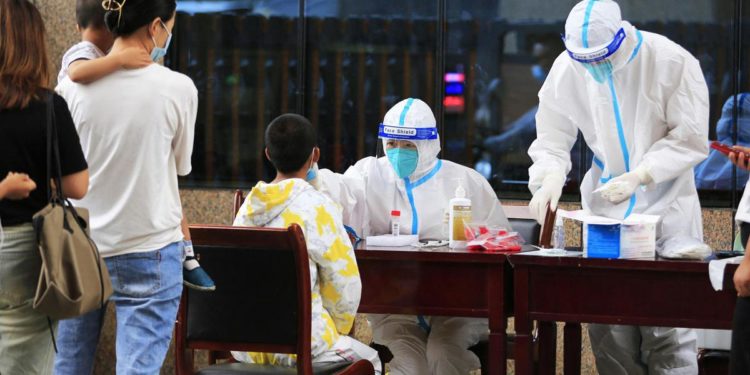 Covid Cina, contagi più alti da maggio: milioni in isolamento