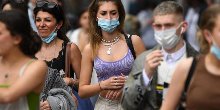 Covid, Cartabellotta: “Picco superato, ora discesa consolidata”