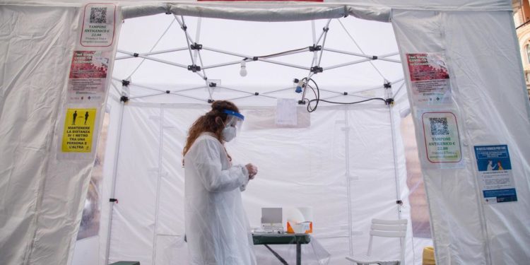 Omicron 5 predominante in Italia, sottovariante è al 75,5%