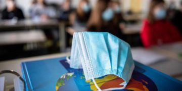 Scuola, studio Gimbe-Anp: “Solo con interventi su aerazione rientro senza mascherine”