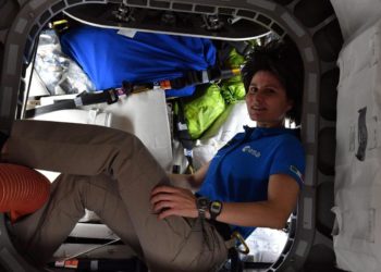 Spazio, passeggiata spaziale per @AstroSamantha: è la prima donna europea