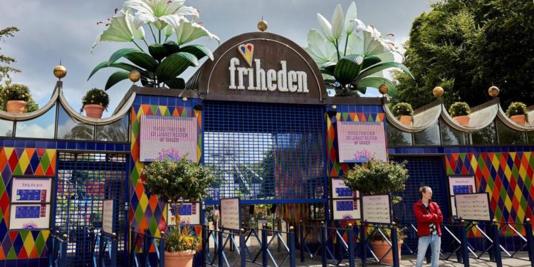 Danimarca, si stacca carrozza montagne russe: morta 14enne