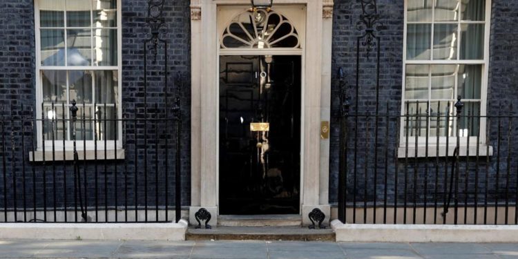 Gb, al via corsa dei Tories: il 5 settembre annuncio nuovo leader e premier