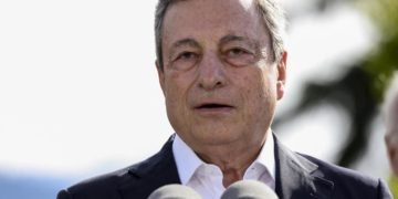 Draghi: “Algeria accelera su forniture gas, in arrivo 4 mld metri cubi”