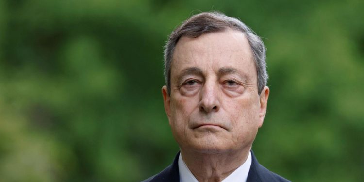 Crisi governo, 11 sindaci scrivono a Draghi: “Vada avanti, serve stabilità”