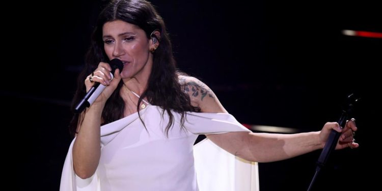 Elisa positiva al Covid, rinviati concerti di Pistoia e Bologna