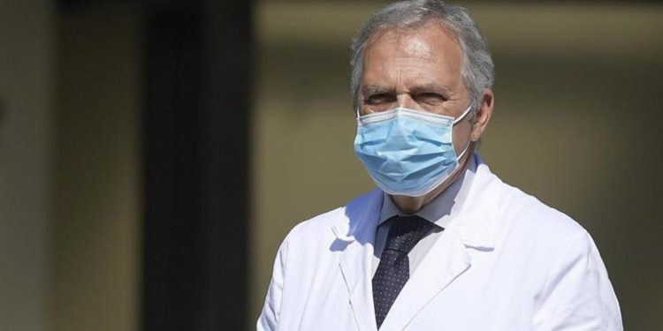 Covid Italia, Vaia: “Nuova variante Omicron buca i vaccini”