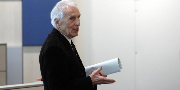 Covid, Garattini: “Meno circola meglio è, mascherine al chiuso e niente concerti’